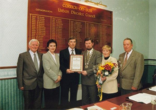 1996 Vet champion Larry Power recieves civic reception from Carrick UDC